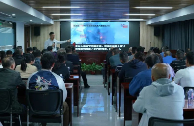 防(fang)疫不(bu)忘防(fang)火，築(zhu)牢安(an)全“防(fang)護牆(qiang)”——福建(jian)新華(hua)聯合(he)印務(wu)集團(tuan)開展(zhan)消防(fang)安全(quan)知識(shi)培訓(xun)和消(xiao)防安(an)全演(yan)練